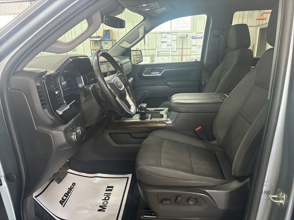 2023 GMC Sierra 1500 — interior view