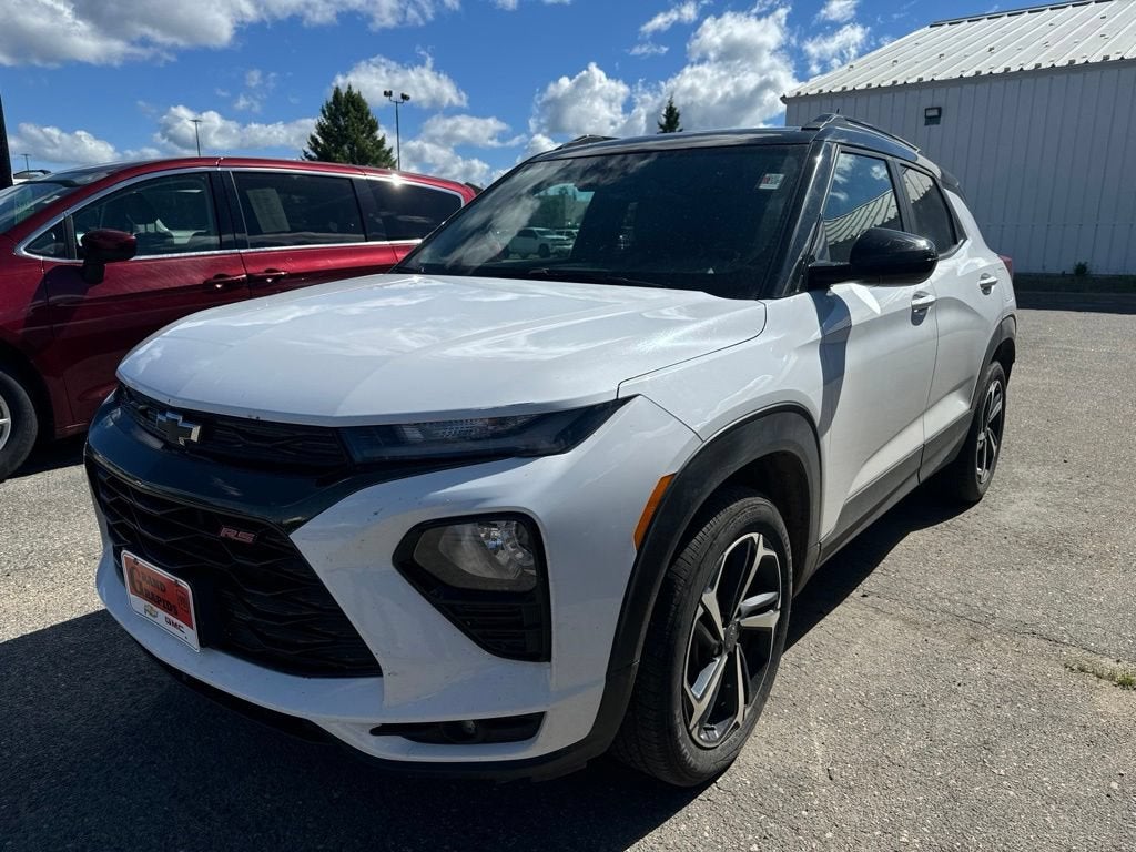 2022 Chevrolet Trailblazer RS in Summit White — front three-quarter view